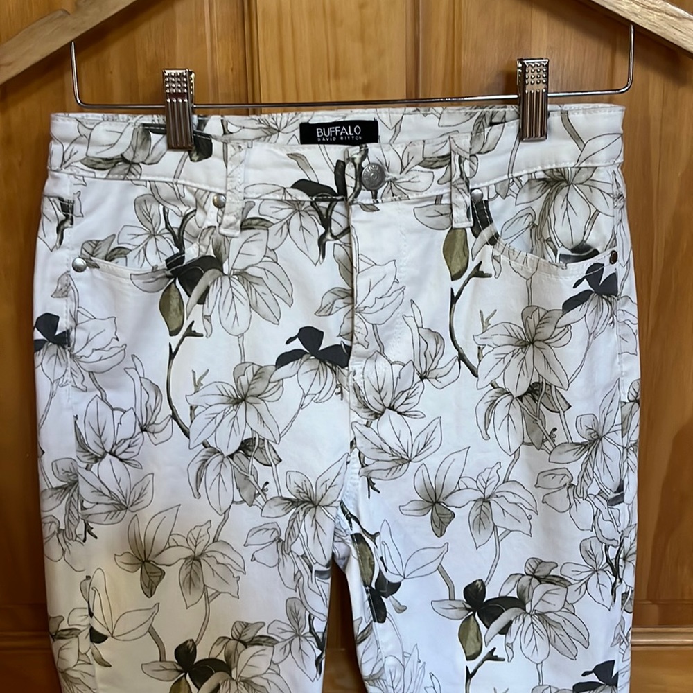 New Buffalo David Britton High Waisted Floral Jeans Size 4/27